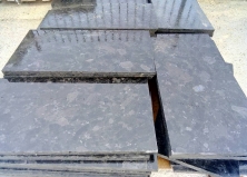 Заключительный этап отделки входной группы кинотеатра